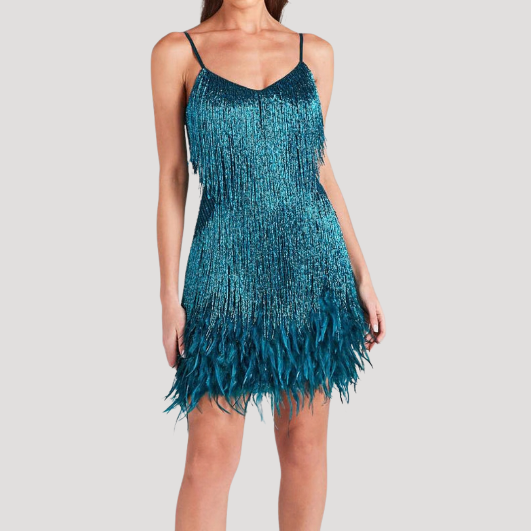Robe courte à franges et plumes chic de soirée