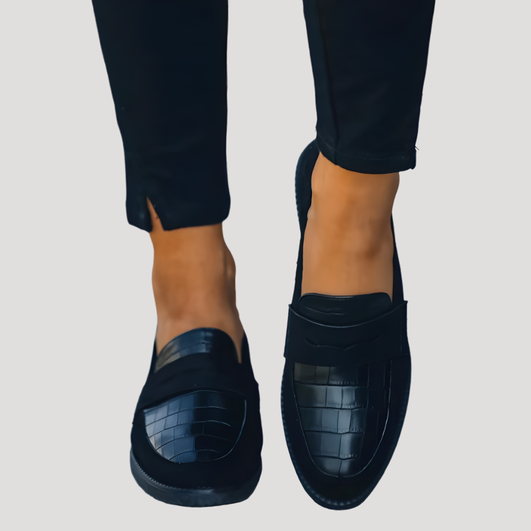 Mocassins élégants femme effet croco