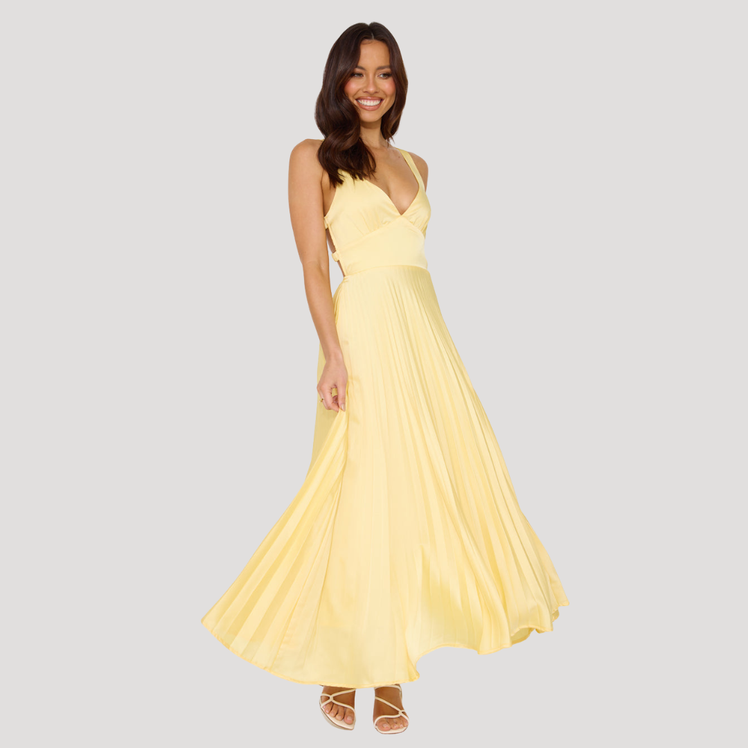 Robe longue plissée élégante dos nu