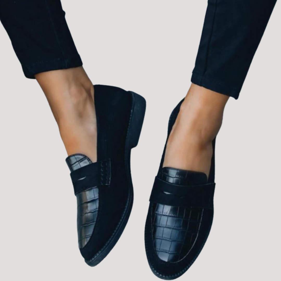 Mocassins élégants femme effet croco