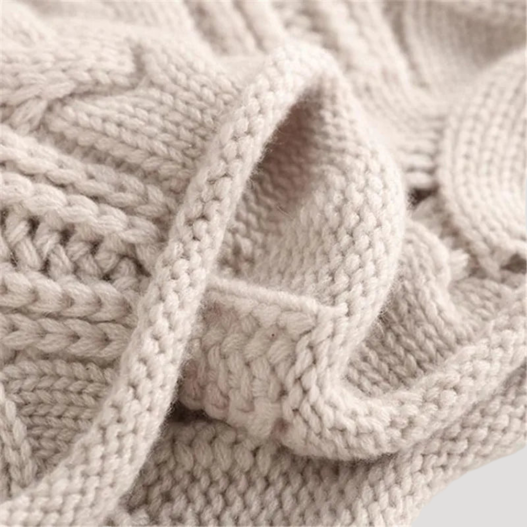 Pull Femme en Maille Ajourée Col Montant